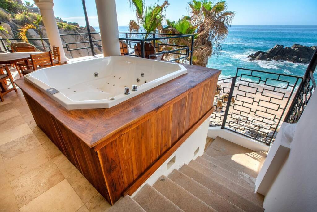 カボ・サン・ルーカス Beach Front Casa Bruma Jacuzzi With Massageヴィラ エクステリア 写真